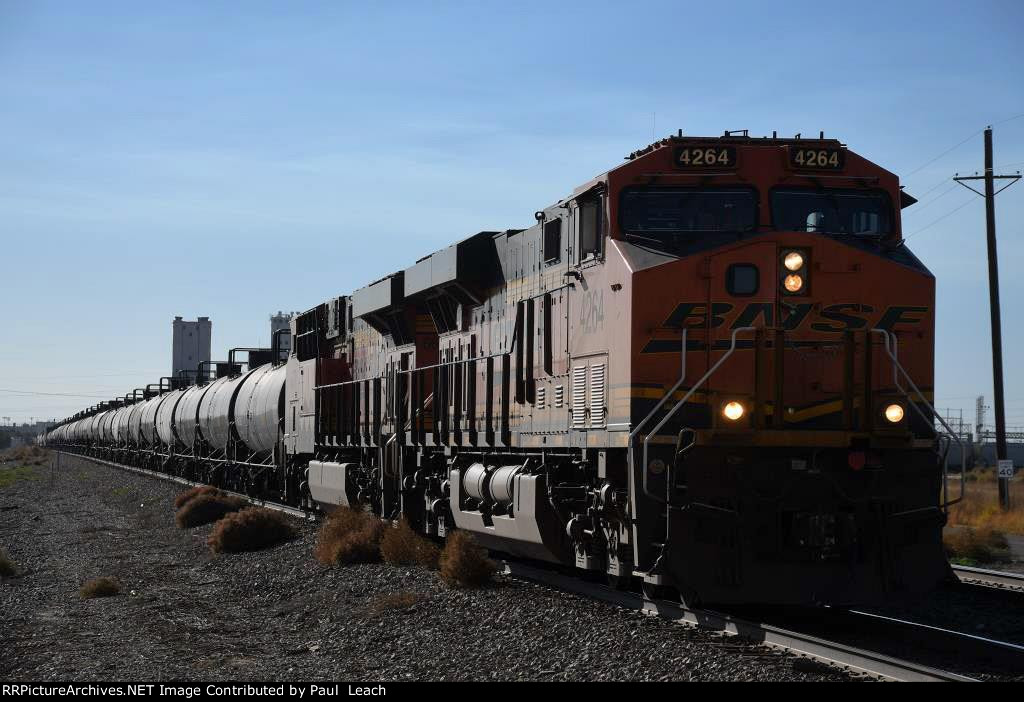 Manifest rolls east